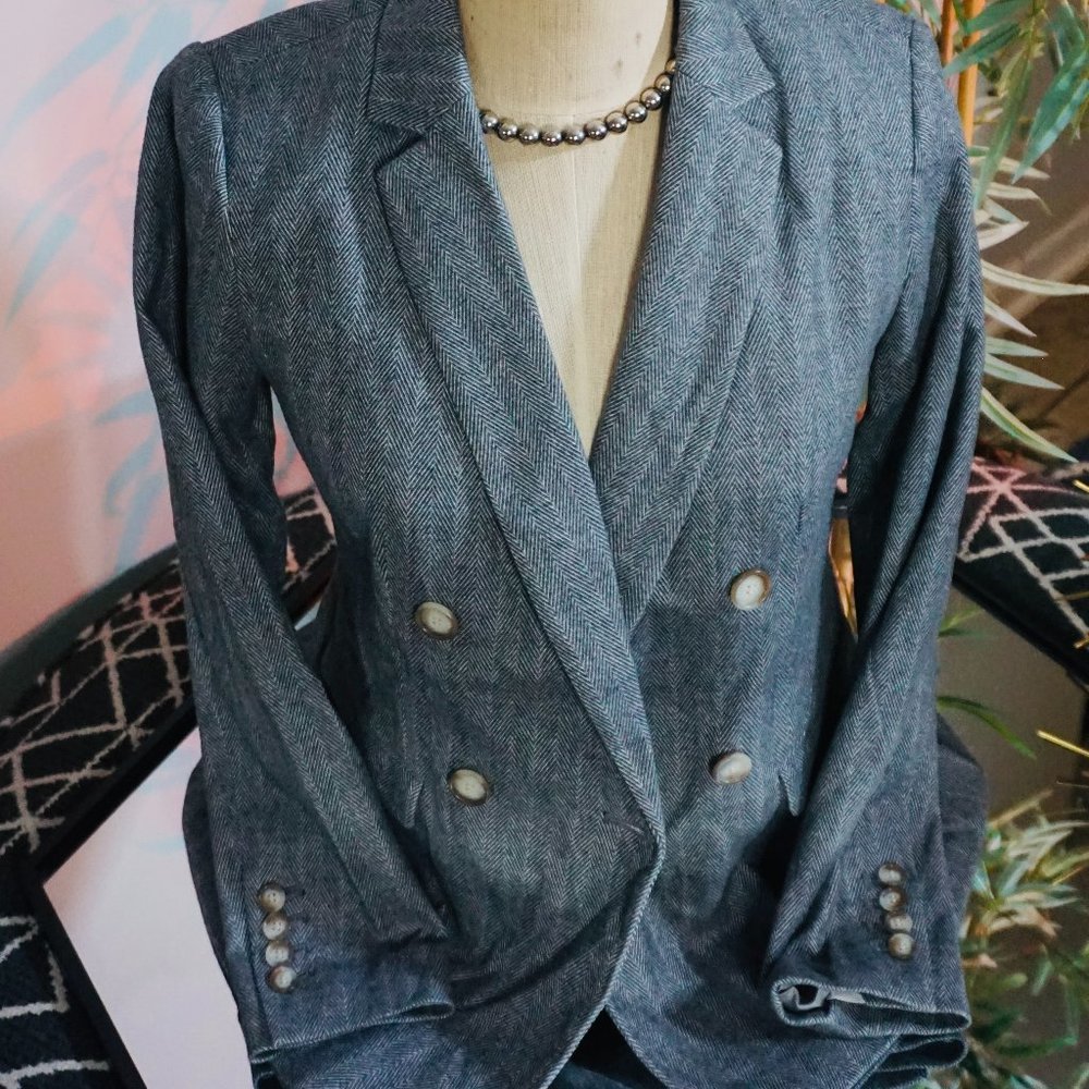 ANN TAYLOR BLAZER . COLOR GRAY , SIZE 4P (PREOWNED)